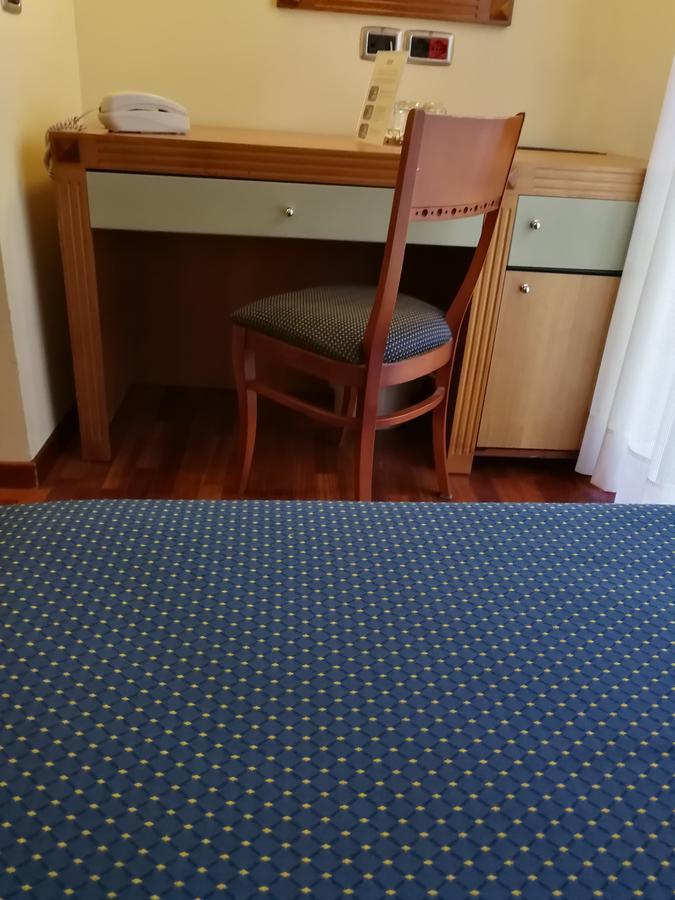 伊尔卡斯特拉秋酒店 Piccione 外观 照片