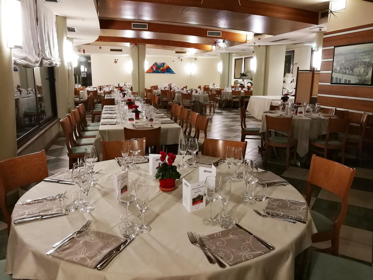 伊尔卡斯特拉秋酒店 Piccione 外观 照片